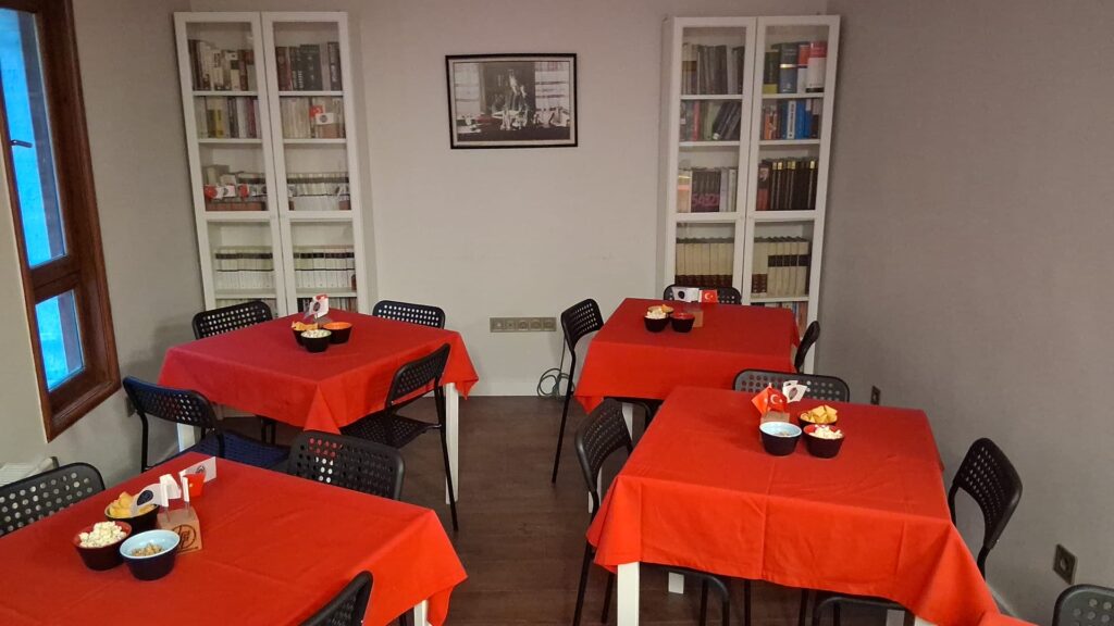 Aşiyan etkinlik alanı ve kitaplıklar