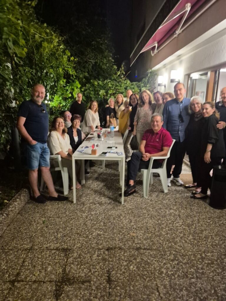 Aşiyan’da mezunların bir araya geldiği akşam buluşması